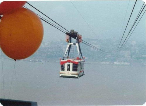 艺术家为长江索道设计酷炫新轿厢 来看它37年的7次 换装